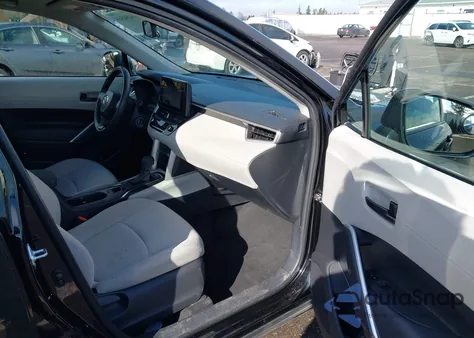 2023 Toyota Corolla Cross L z USA, uszkodzony, nr VIN 7MUAAAAG2PV050236